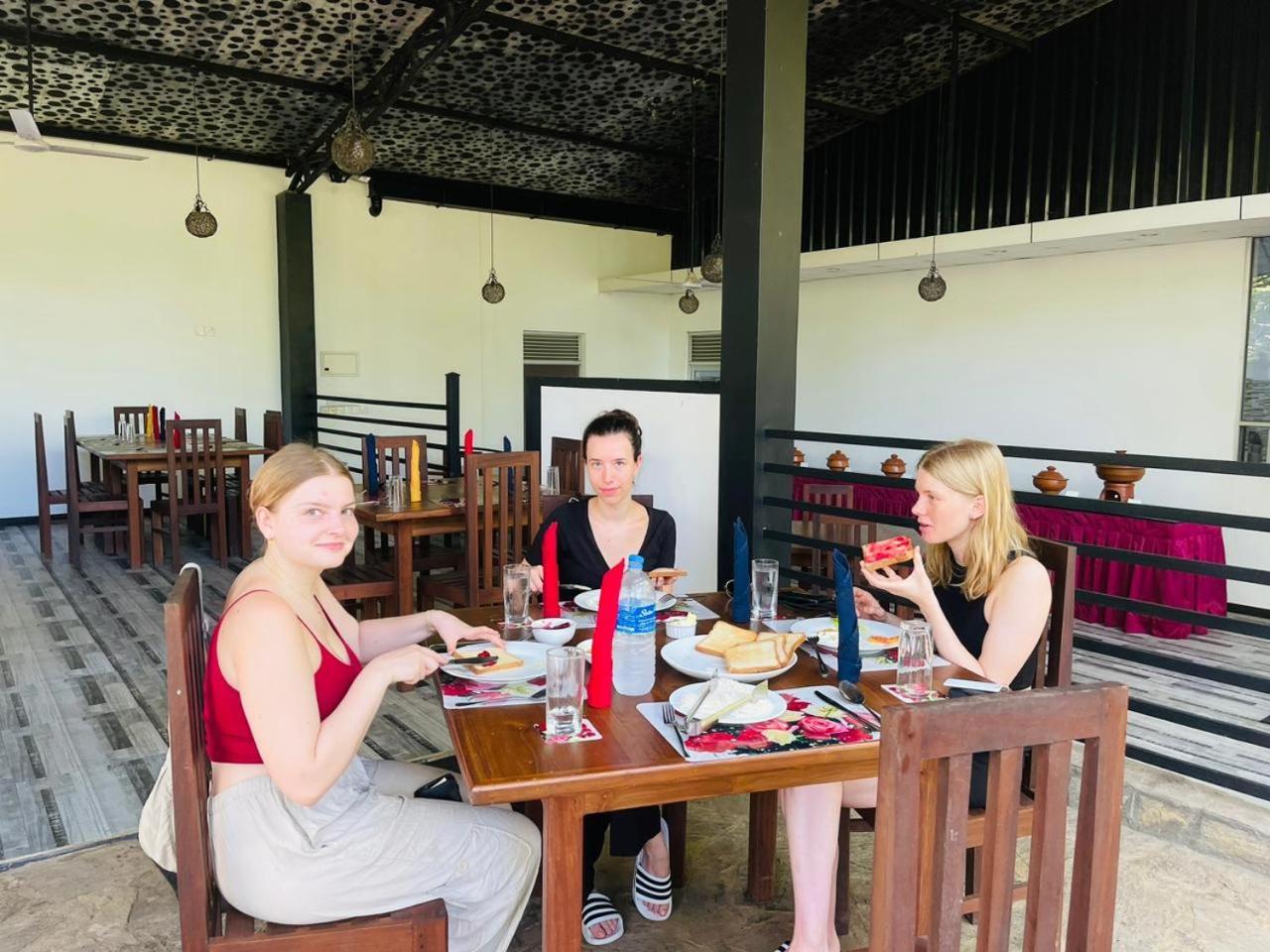 C B S Resort Udawalawe Zewnętrze zdjęcie